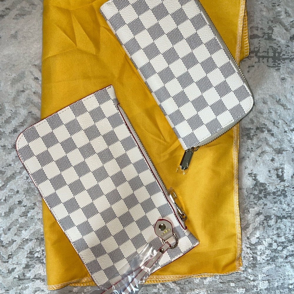 Checkered Wallet and Pouch Set - Picture 2 of 2